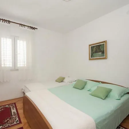 Lägenhet Fortuna - One Bedroom With Balcony Mirce