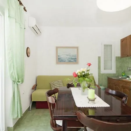 Fortuna - One Bedroom With Balcony Mirce