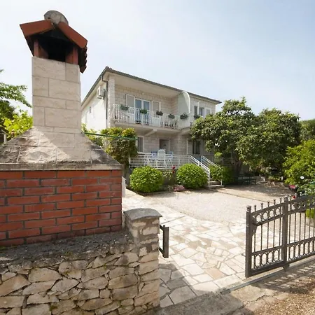 Fortuna - One Bedroom With Balcony